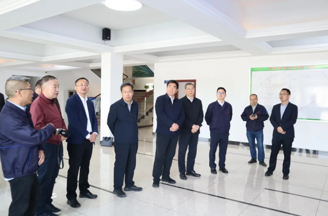 ����ѧ�����븨��һ�й��ٶ����ȵ�����쵼