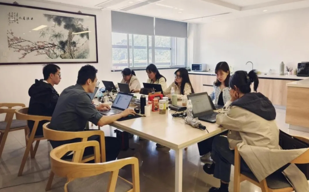 ���Ǹ��� нЧ˫�������ڶ���BIPн������ר����ѵ�ɹ�����